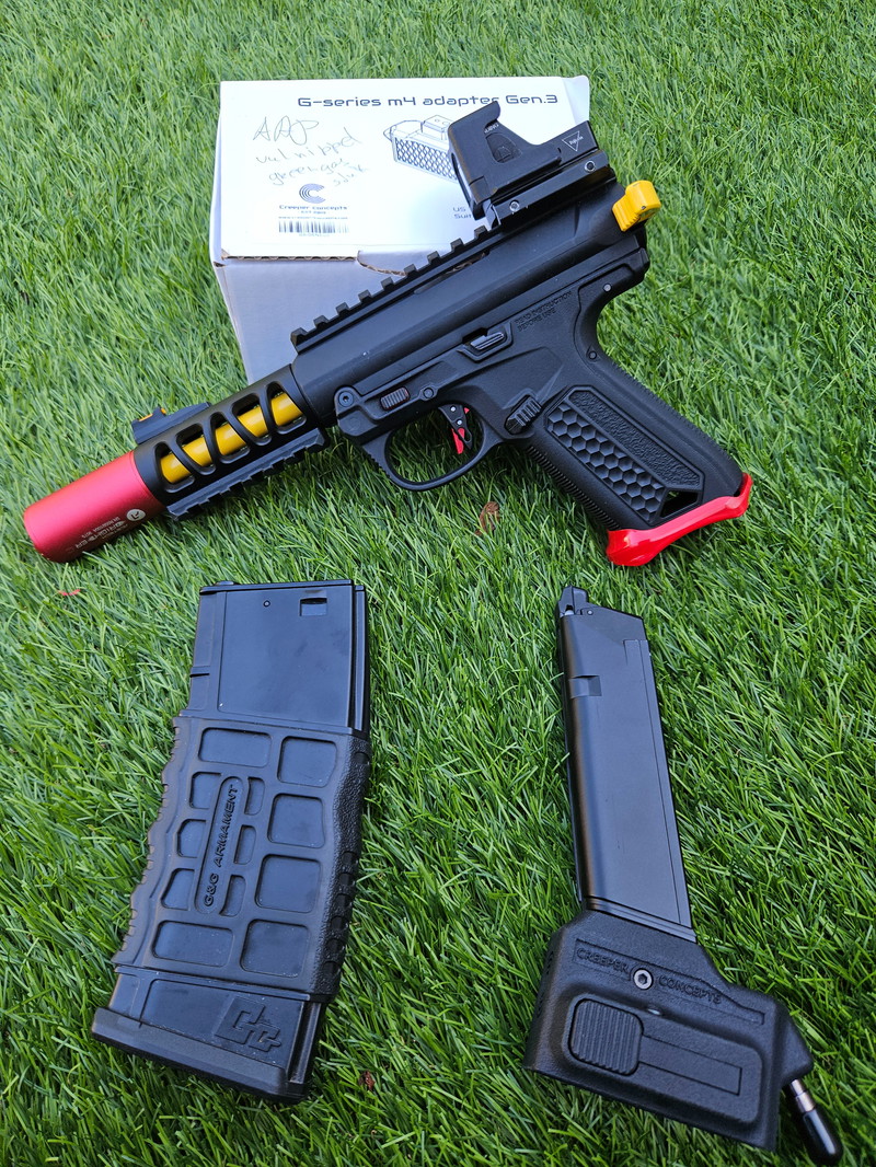 Image 1 for Custom race aap 01  incl creeper m4 en magazijn