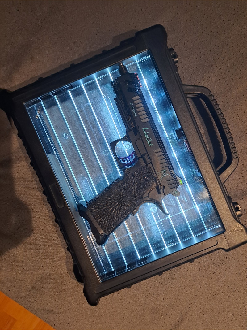 Image 1 for Lichtgevende pistol case