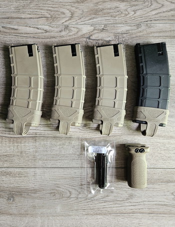 Image 10 pour GHK M4A1 RIS II FSP + 4 mags + scopes + NPAS