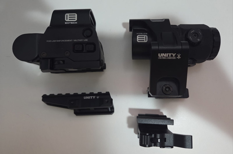 Image 1 pour Holo + magnifier met PTS unity risers.