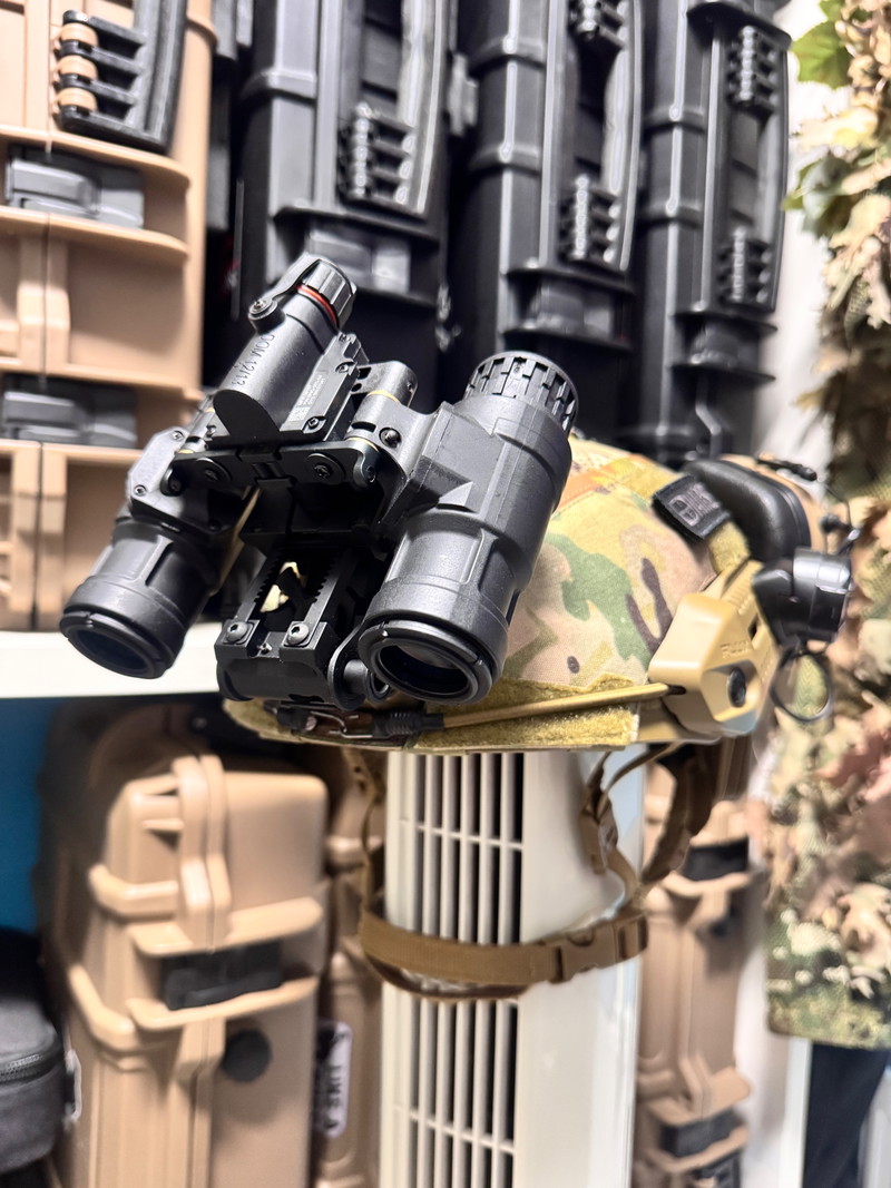 Bild 1 für FMA Tactical Helmet NVG AN-PVS31 Dummy Model With Light Function Version