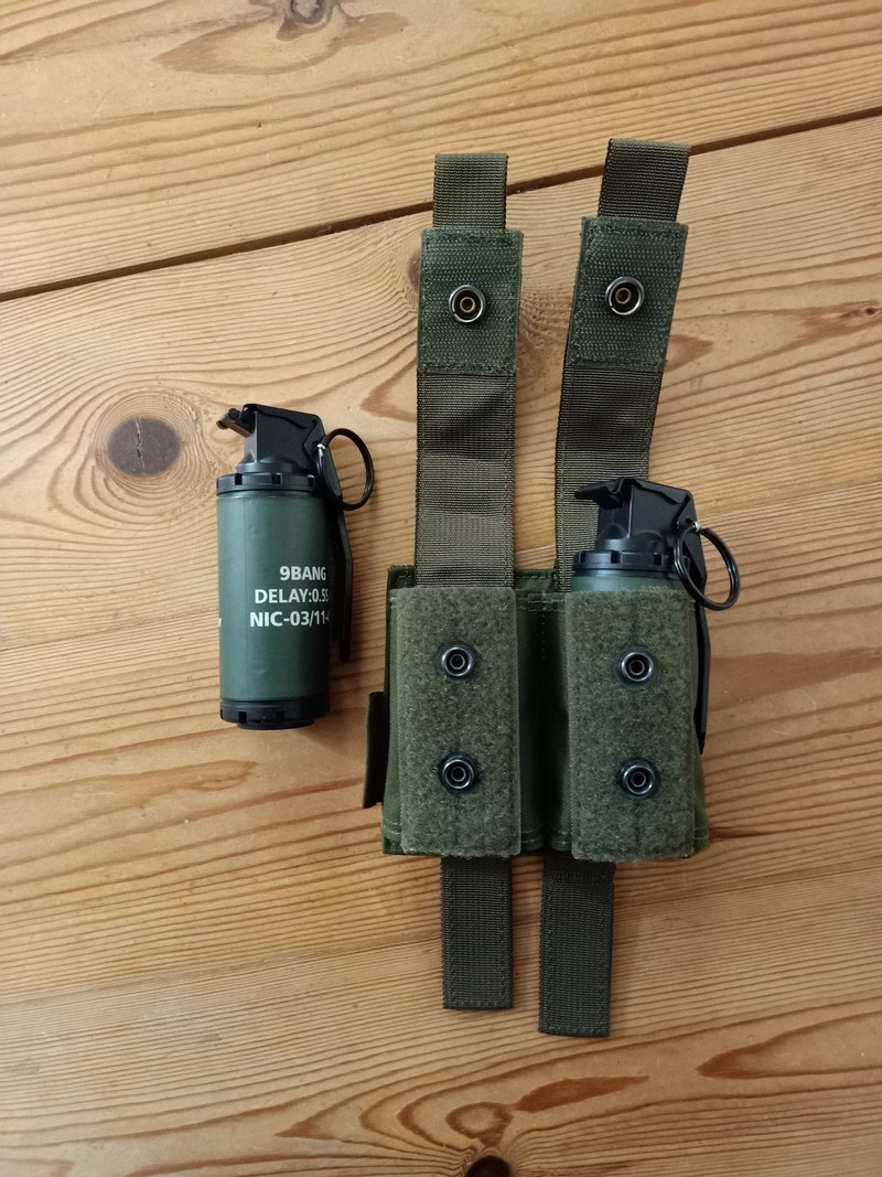 Afbeelding 1 van Warrior 40MM Pouch Double + Dummy Flashbangs