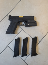 Image for WE glock type gun met 3 mags