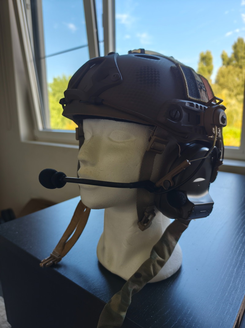 Afbeelding 1 van Helm met headset