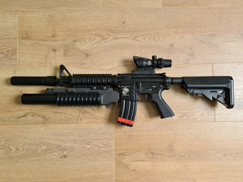 Afbeelding 2 van E&C M4A1 + M203