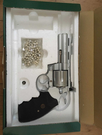 Afbeelding 4 van KWC Model 357 Revolver co2 4 inch