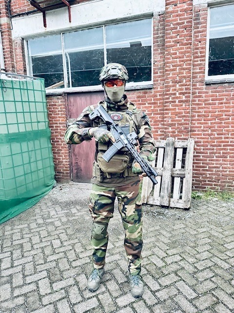 Bild 1 für Invader Gear, Woodland, broek en shirt Absolute nieuwstaat!