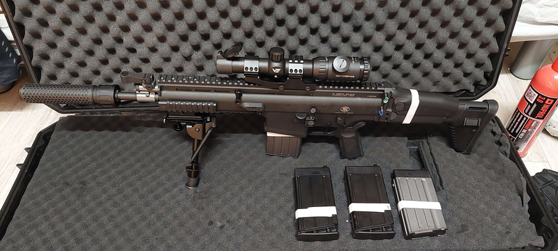 Imagen 1 de VFC SCAR-H GBB + 4 Lekvrij magazijnen