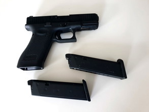 Afbeelding van glock 45 met 2 mags