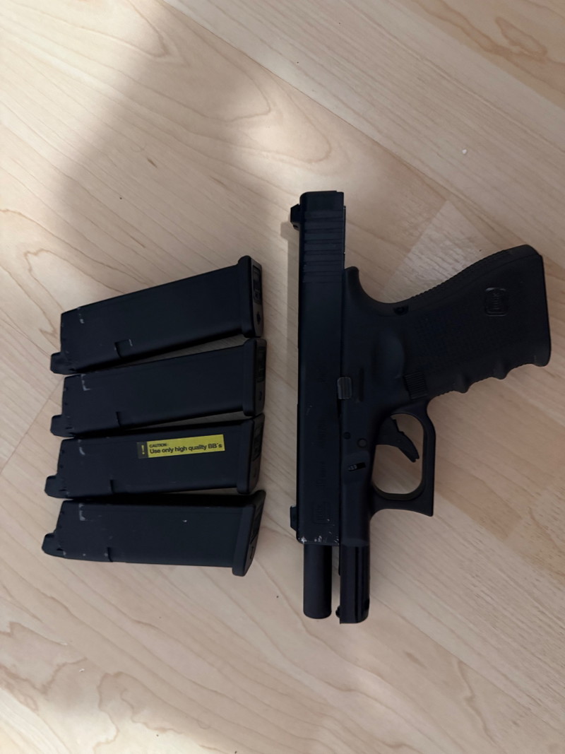 Image 1 for Glock 19 umarex 4lekvrije mags incl extras