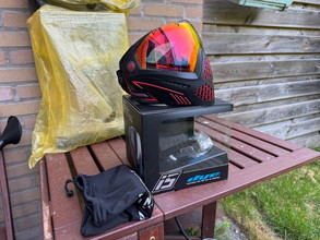 Afbeelding van Dye I5 masker, rood, ongebruikt.