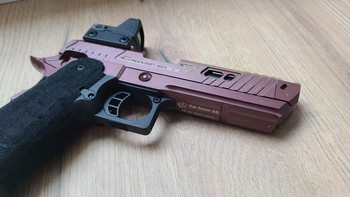 Imagen 2 de Pistole Hi-capa Sand Viper + Red Dot GBB
