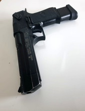Bild für DESERT EAGLE met  2 extended mags en 3 normal mags