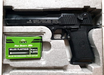 Afbeelding 6 van DESERT EAGLE met  2 extended mags en 3 normal mags