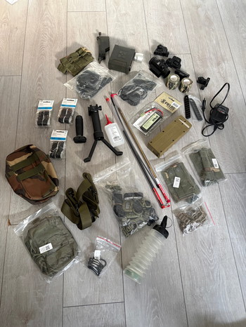 Bild 2 für Te koop een flinke partij airsoft accessoires