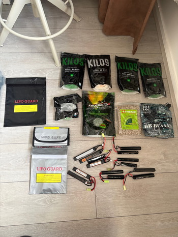 Bild 3 für Te koop een flinke partij airsoft accessoires
