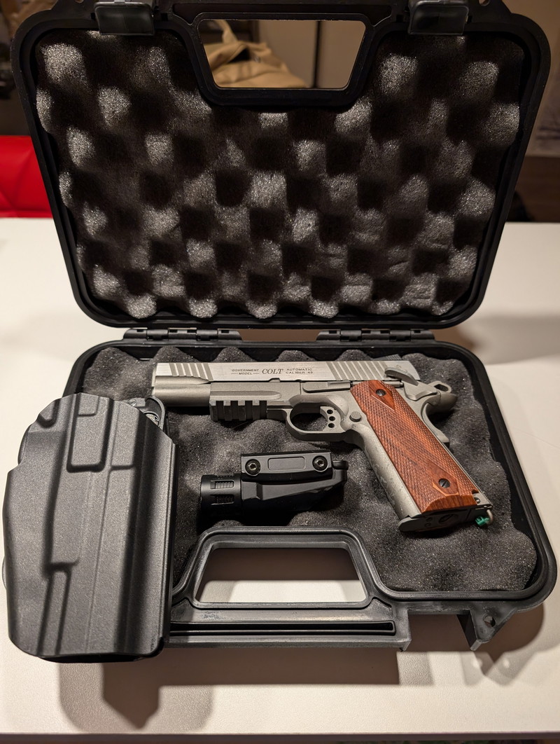 Image 1 for Cybergun 1911 + case + light + holster