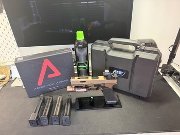 Image 2 pour Tokyo marui glock 17 MET VEEL EXTRAS