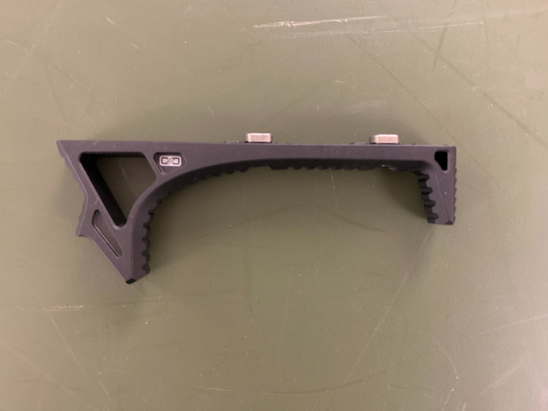 Image 1 for Stike Industies SI Link Curved M-LOK foregip