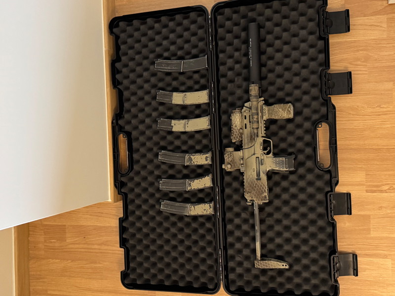 Bild 1 für Costum paint tokio marui mp7