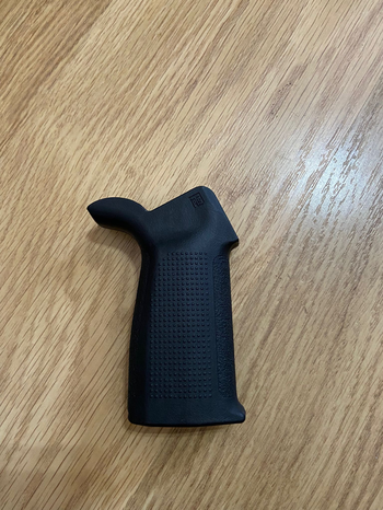 Afbeelding 2 van PTS Enhanced Polymer M4 Grip (EPG) For GBB zwart