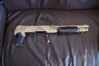 Bild für Shotgun met 1 shell