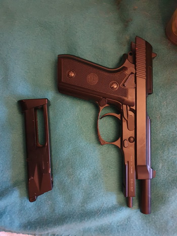 Image 2 for Baretta m9