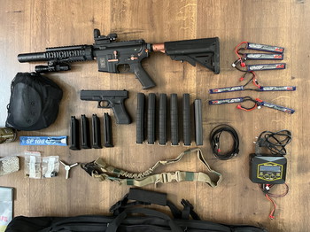 Afbeelding 2 van Airsoft set met replicas