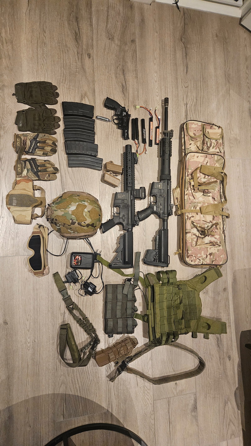 Image 1 pour 2Ar' - revolver en overige spullen