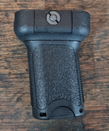 Image 2 for Angled front grip (short) met opbergruimte