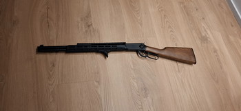 Bild 2 für Double Bell M1894 Tactical Western Rifle mit Hülsenauswurf Vollmetall CO2 6mm BB schwarz - Echtholz-Version