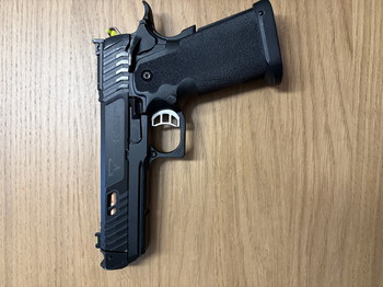 Afbeelding 3 van EMG TTI Pit Viper John Wick 4 GBB - inclusief 3 mags!!!