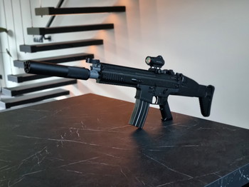 Afbeelding 5 van Zeer nette  SCAR-L AEG nieuw in doos + 2x magazijn + oplader