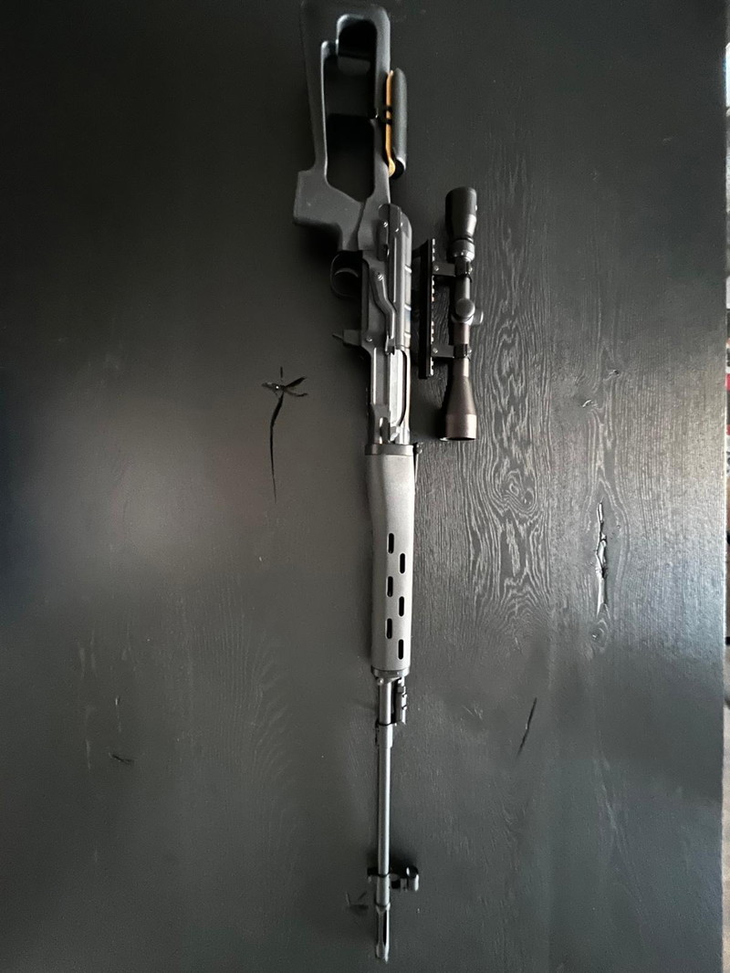 Afbeelding 1 van SVD Dragunov - Bolt action sniper - 4 mags - 3-9x40 scope