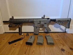 Imagen para ICS CXP-UK1 M4 + 1 Accu+  Surefire M900A + Extra magazijnen