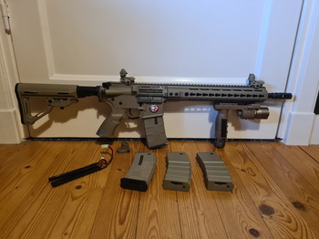 Imagen 2 de ICS CXP-UK1 M4 + 1 Accu+  Surefire M900A + Extra magazijnen