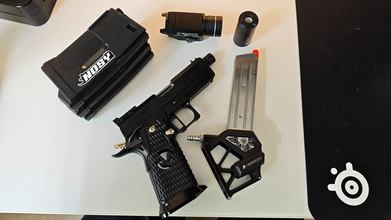 Bild 1 für Hi capa 3.9 set met mags, adapter, lamp en tracer