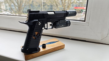 Bild 3 für Hi capa 3.9 set met mags, adapter, lamp en tracer