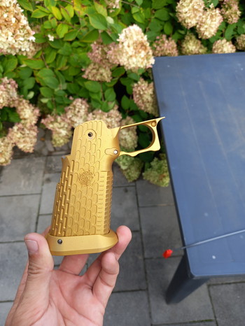 Image 2 for Airsoft masterpiece full gold limcat grip
