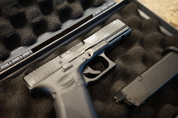 Image 2 for Glock 17 Gen 5 Airsoft (Gaz) brandnew