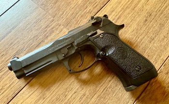 Imagen 2 de Beretta 92, metalen slede