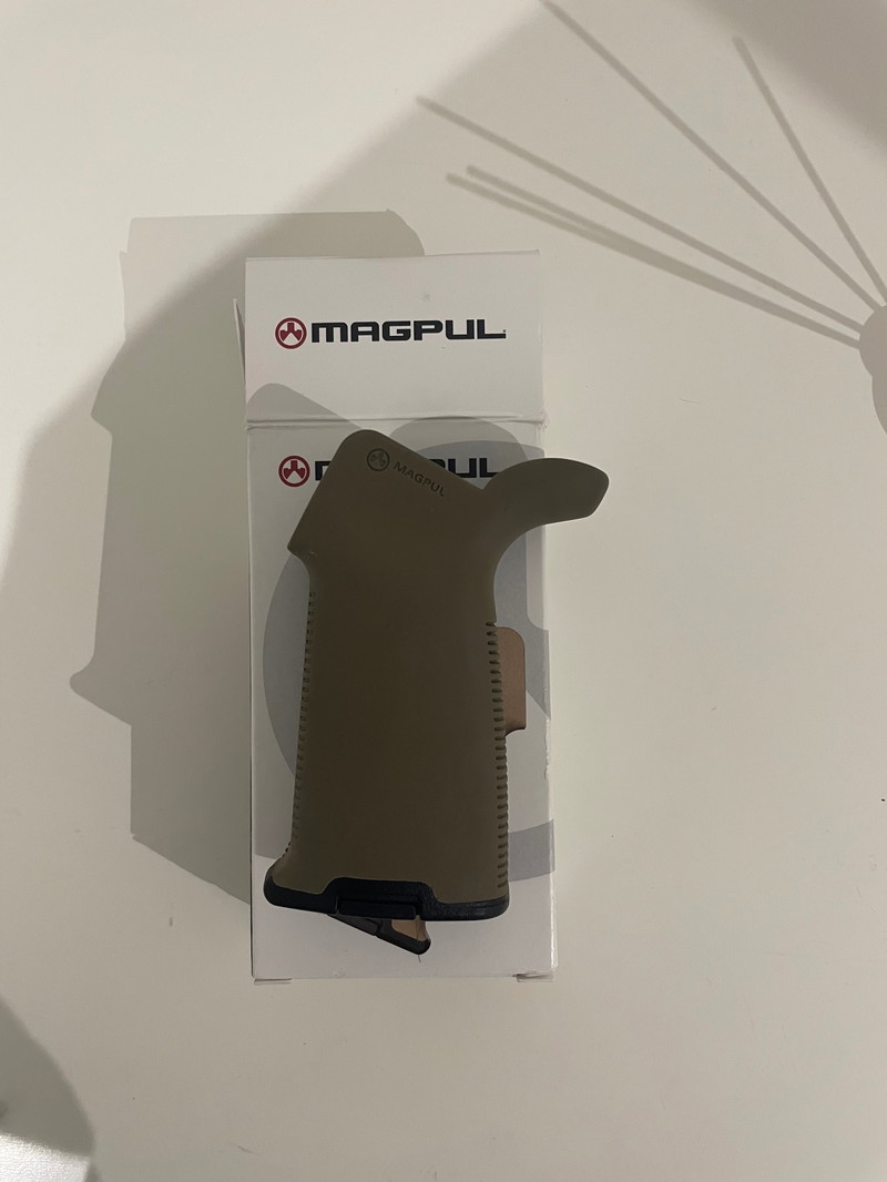 Afbeelding 1 van Magpul MOE + pistol grip