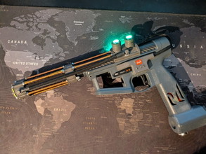 Unieke El Diablo, ray gun style met werkende leds képe