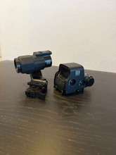 Afbeelding van Holosight & Magnifier met EOTECH markings