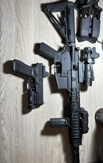 Image 2 for lot de 2 repliques airsoft avec accesoires