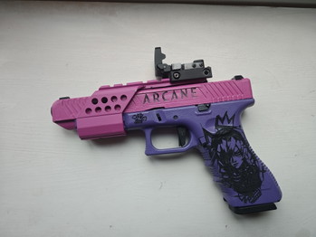 Image 2 for G34 Custom Arcane Jinx Themed build glock