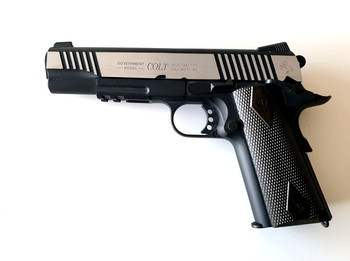 Bild 2 für COLT1911 Rail gun dual tone  ( nieuw in doos )
