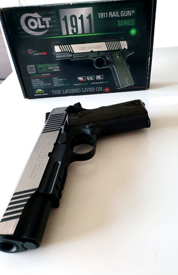 Bild 3 für COLT1911 Rail gun dual tone  ( nieuw in doos )
