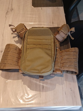 Afbeelding 2 van Openland Quick release plate carrier + Tasmanian Tiger backpack + Flyvve triple mag pouch