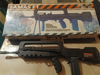 Image 2 for FAMAS F1